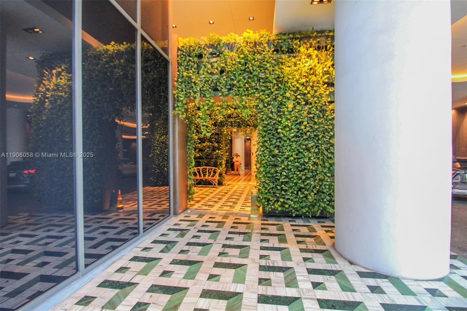 801 S Miami Ave # 4309, Miami FL 33130 — 33