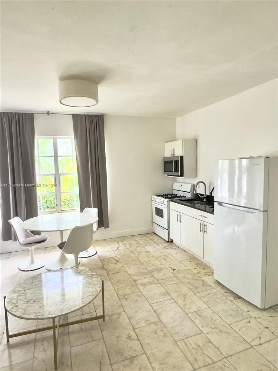 1526 Pennsylvania Ave # 2, Miami Beach FL 33139 — 9
