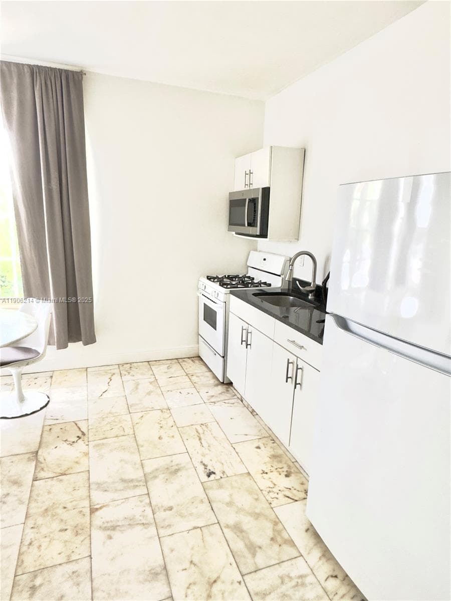 1526 Pennsylvania Ave # 2, Miami Beach FL 33139 — 4