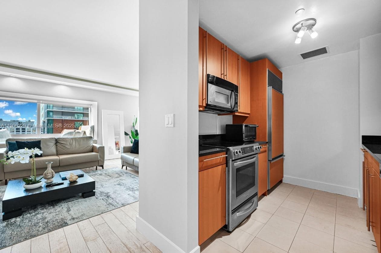1435 Brickell Ave # 3401, Miami FL 33131 — 28