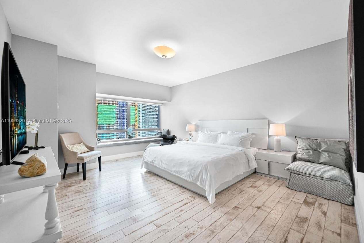 1435 Brickell Ave # 3401, Miami FL 33131 — 9