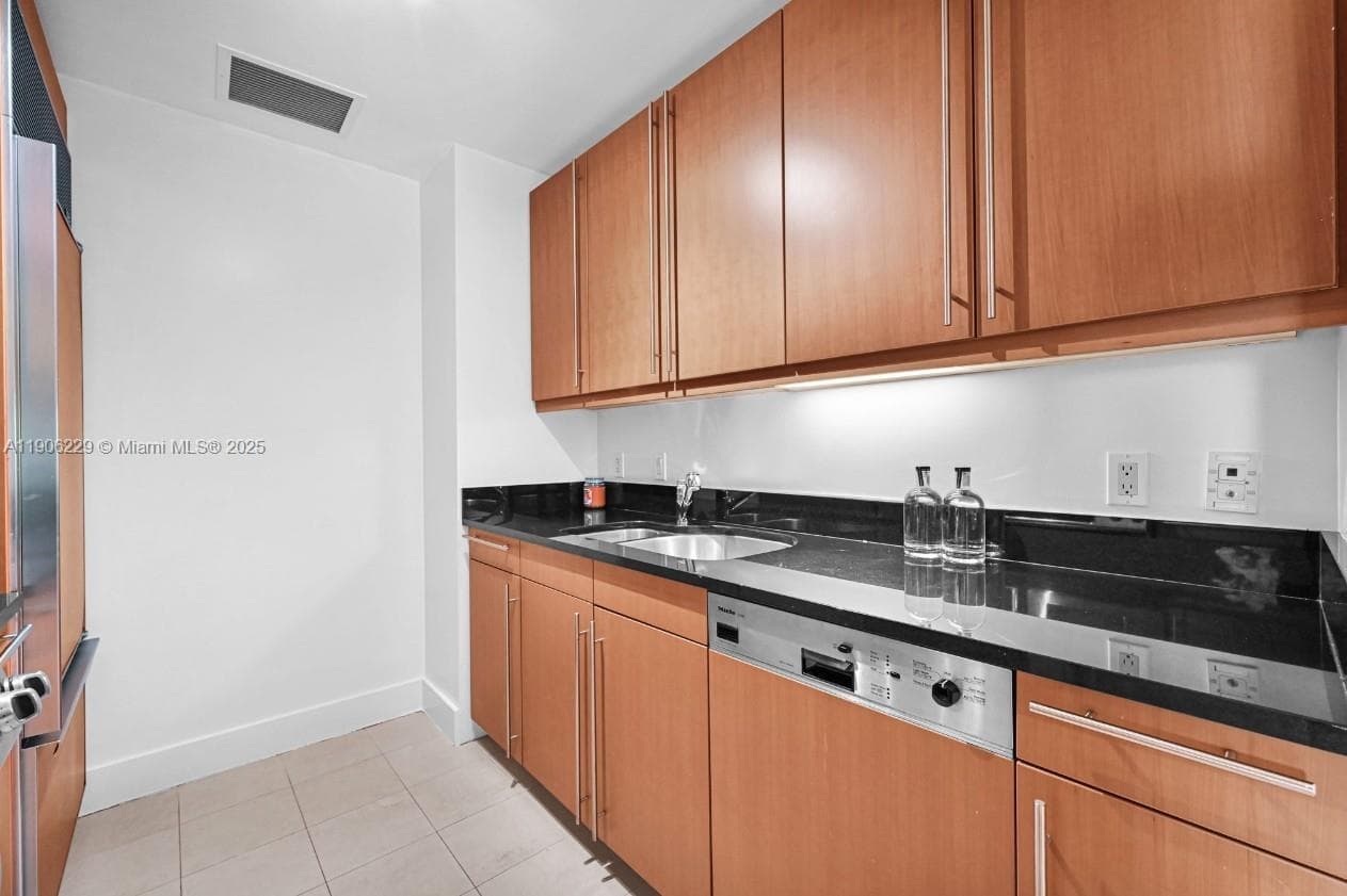 1435 Brickell Ave # 3401, Miami FL 33131 — 24