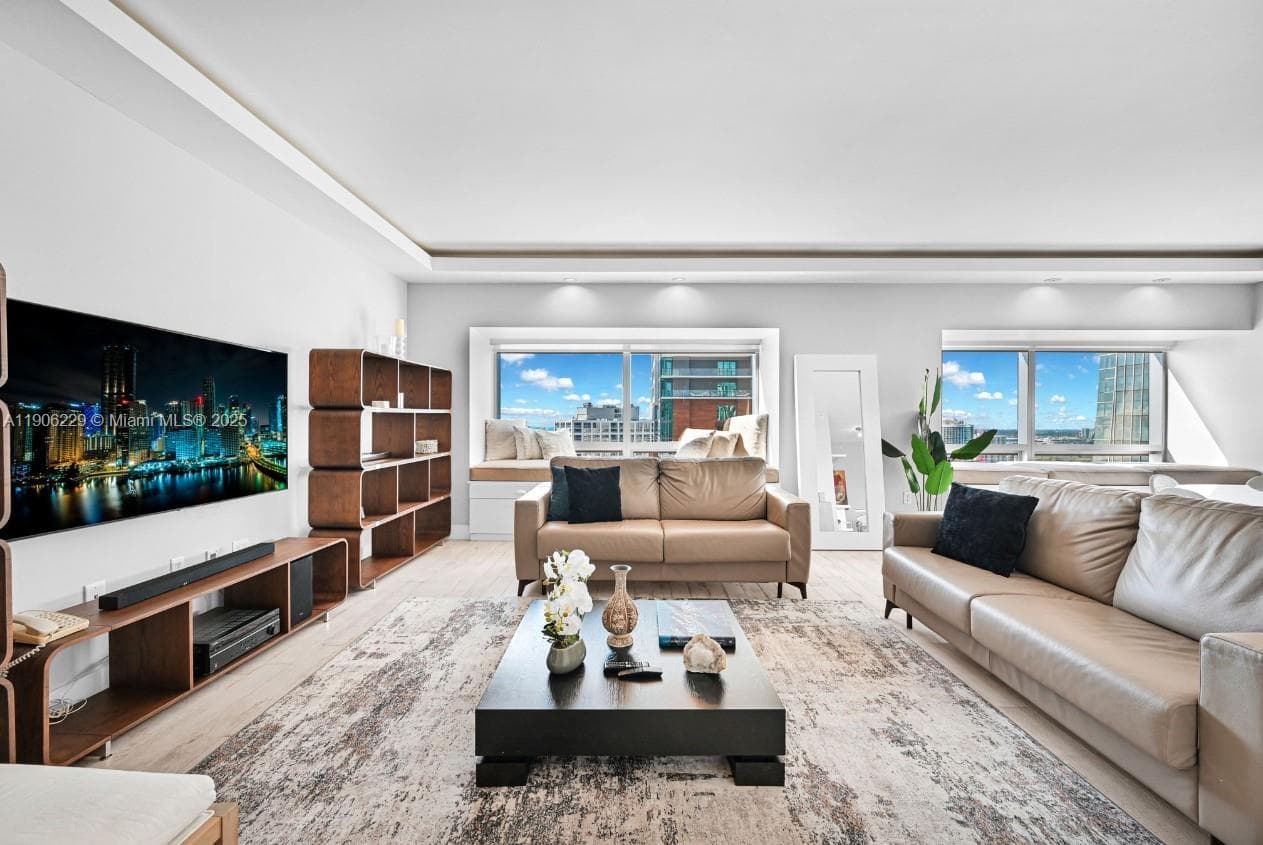 1435 Brickell Ave # 3401, Miami FL 33131 — 30
