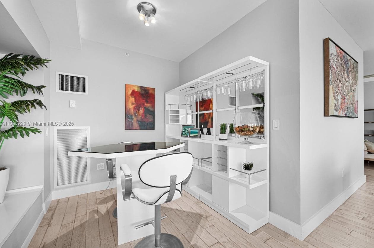 1435 Brickell Ave # 3401, Miami FL 33131 — 39