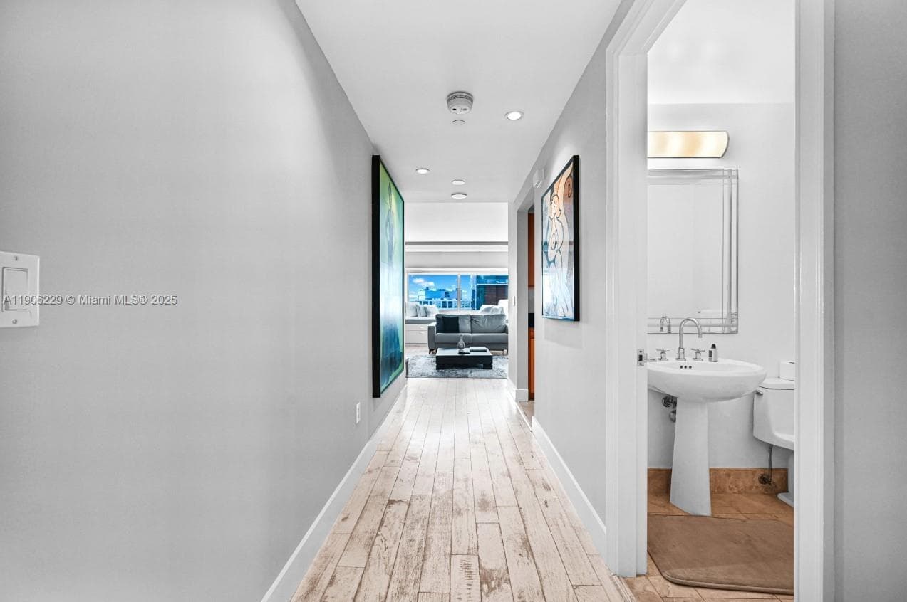 1435 Brickell Ave # 3401, Miami FL 33131 — 21