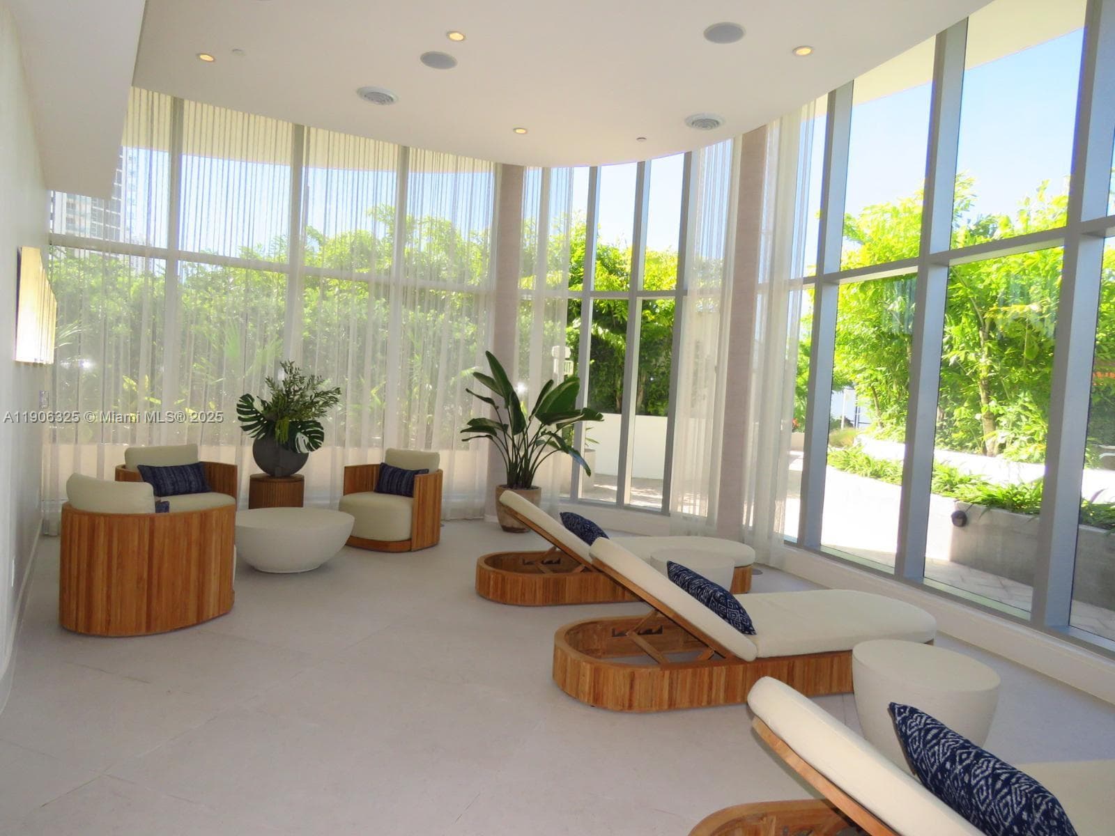 700 NE 24 # 203, Miami FL 33137 — 7