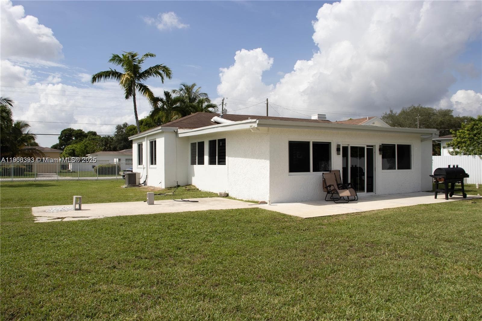 295 NE 150th St, Miami FL 33161 — 9