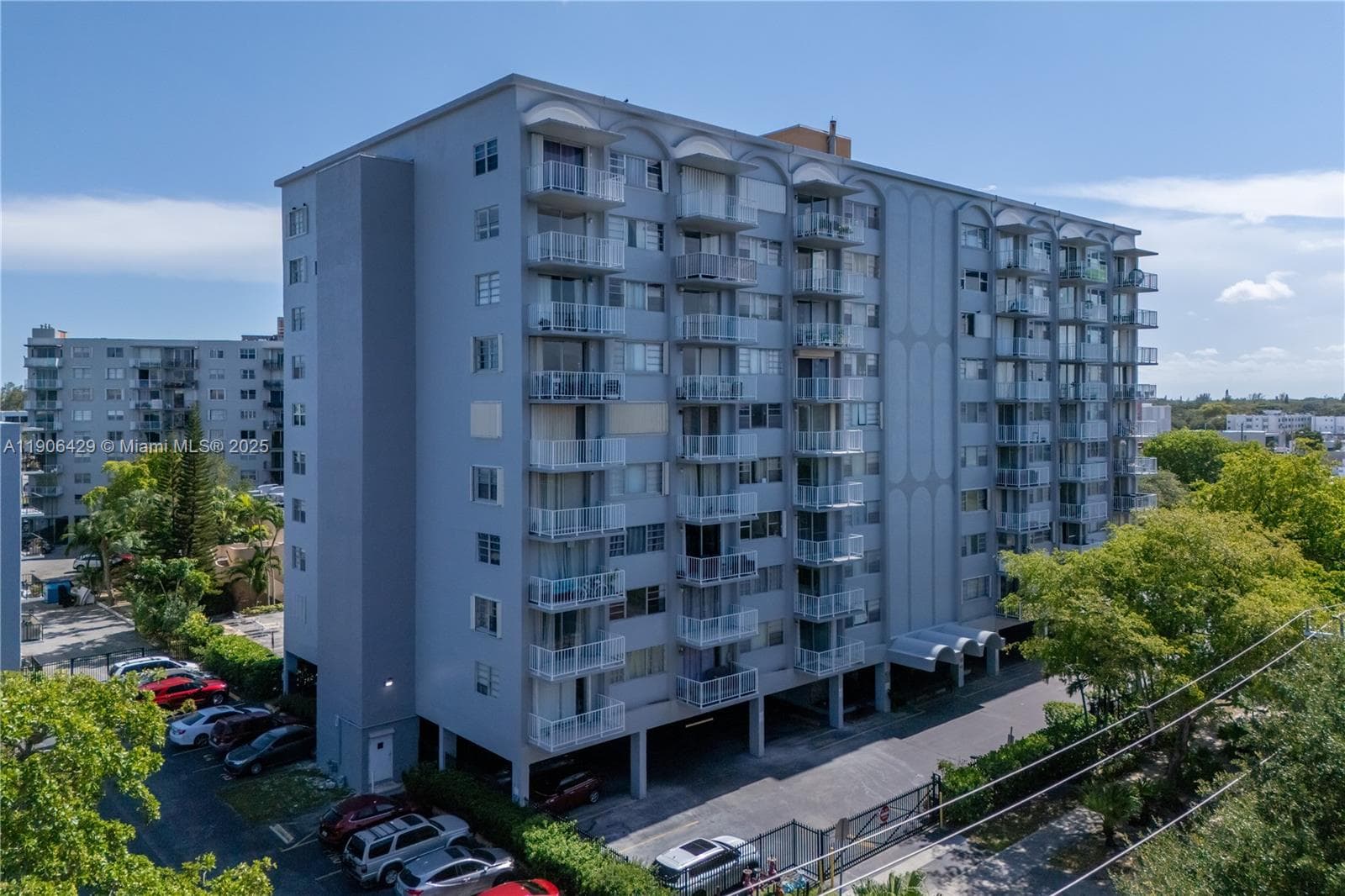 1470 NE 125th Ter, North Miami FL 33161 — 3