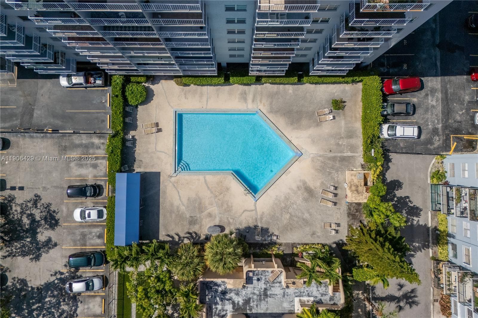 1470 NE 125th Ter, North Miami FL 33161 — 32