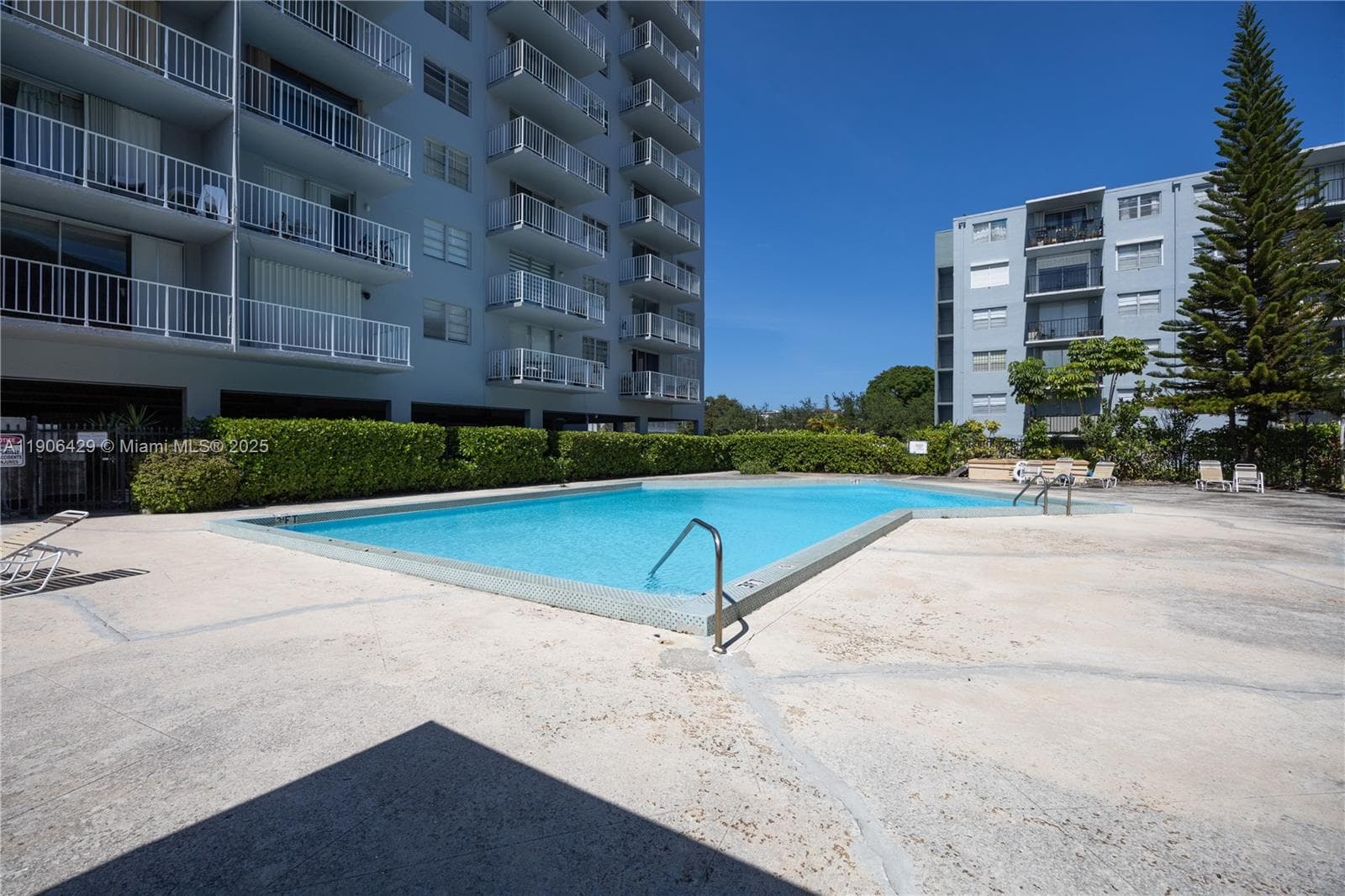 1470 NE 125th Ter, North Miami FL 33161 — 34