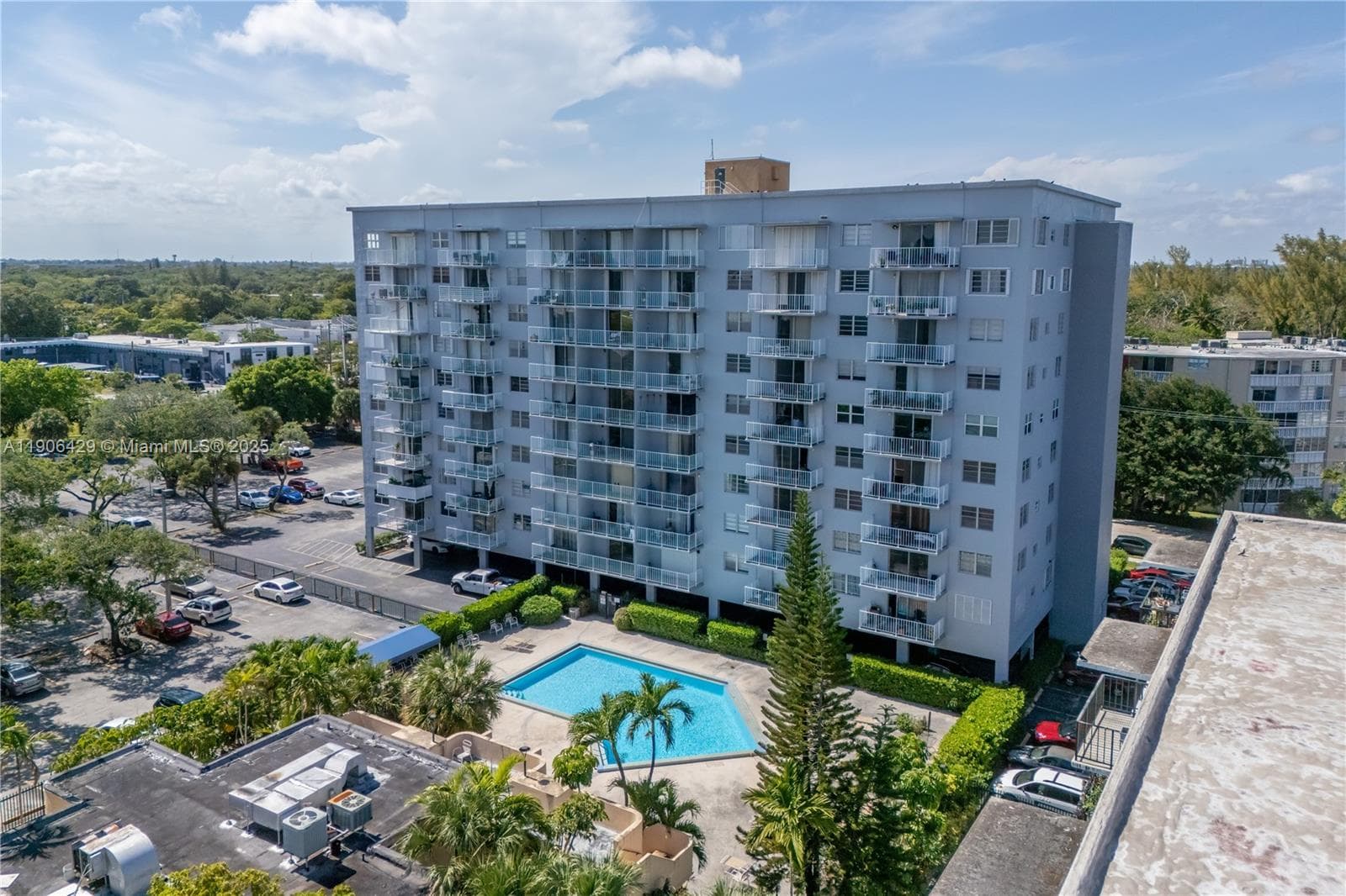 1470 NE 125th Ter, North Miami FL 33161 — 38