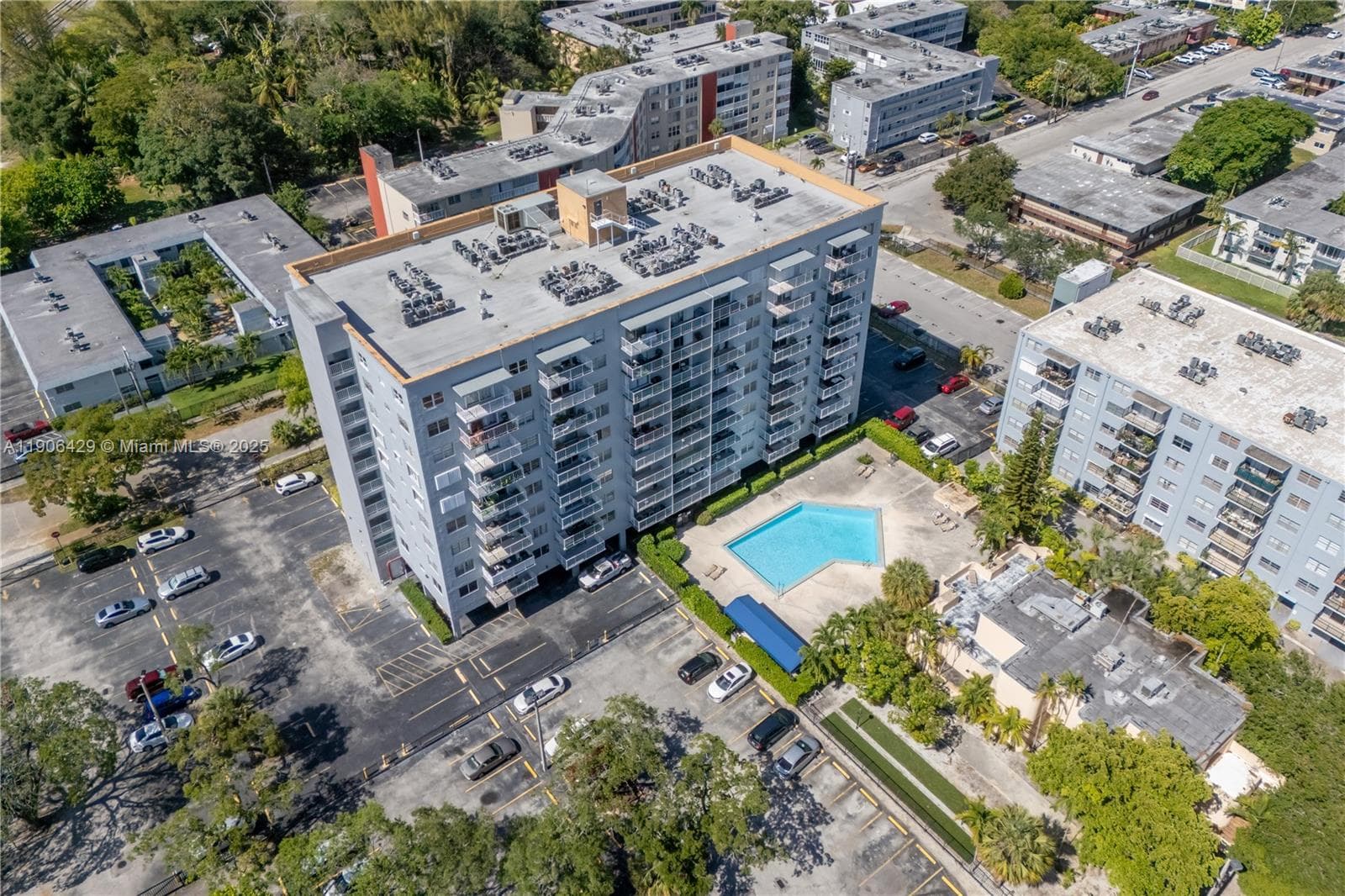1470 NE 125th Ter, North Miami FL 33161 — 39