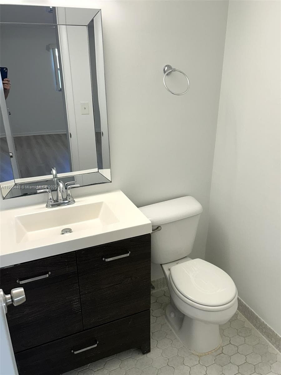 11905 NE 2nd Ave # C402, North Miami FL 33161 — 17