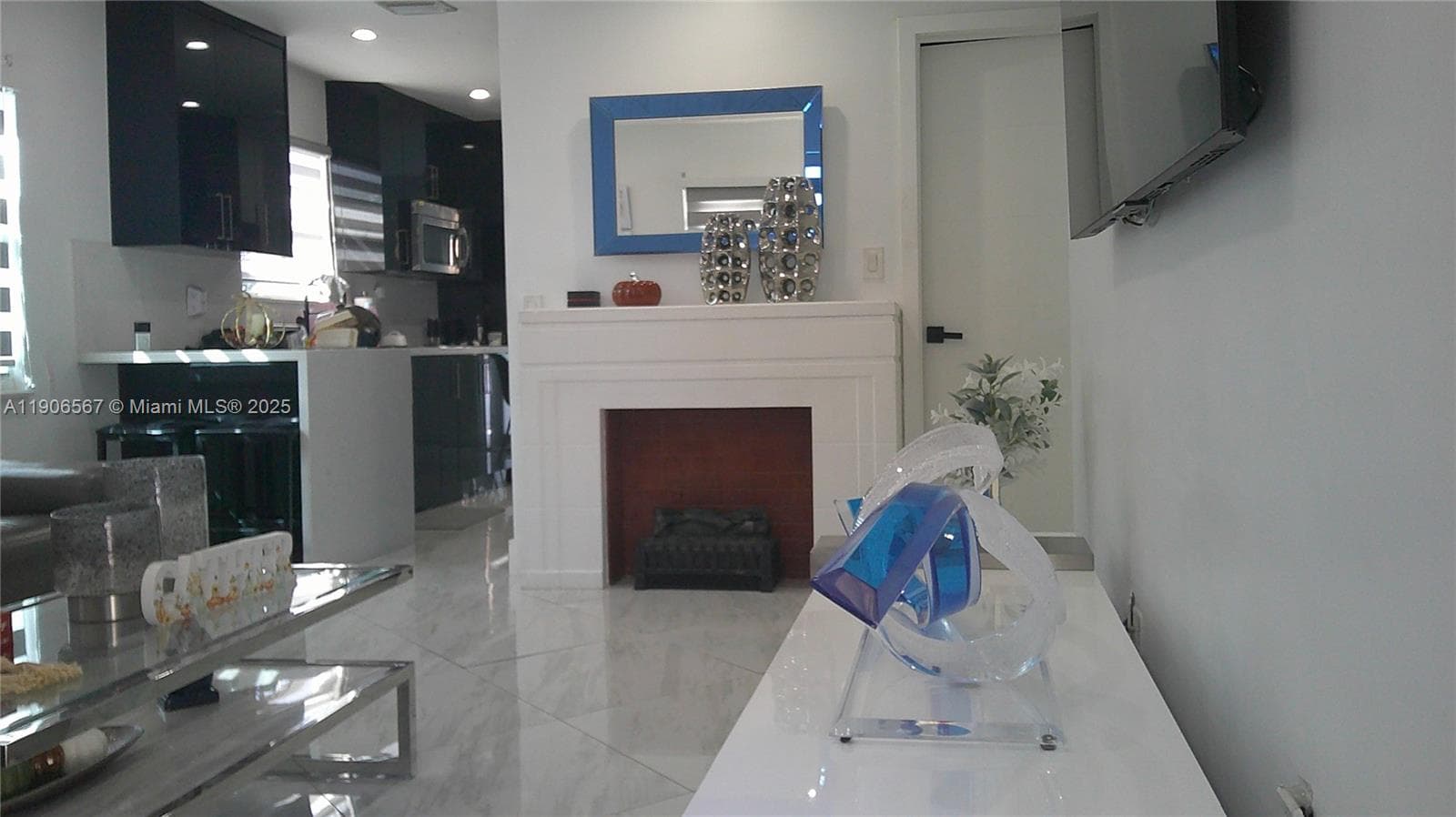 5066 E 9th Ct, Hialeah FL 33013 — 17