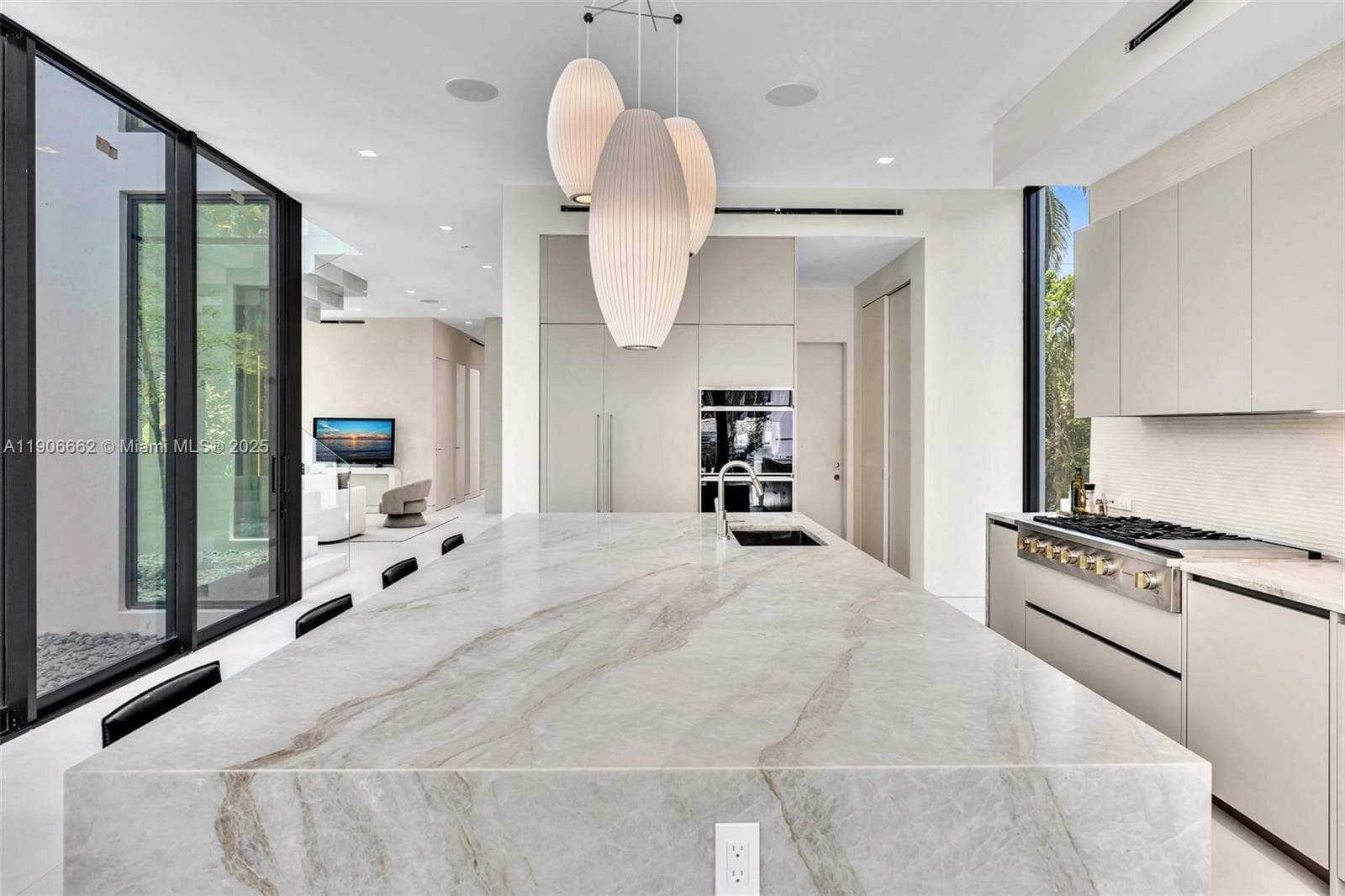 4504 Sheridan Ave, Miami Beach FL 33140 — 8