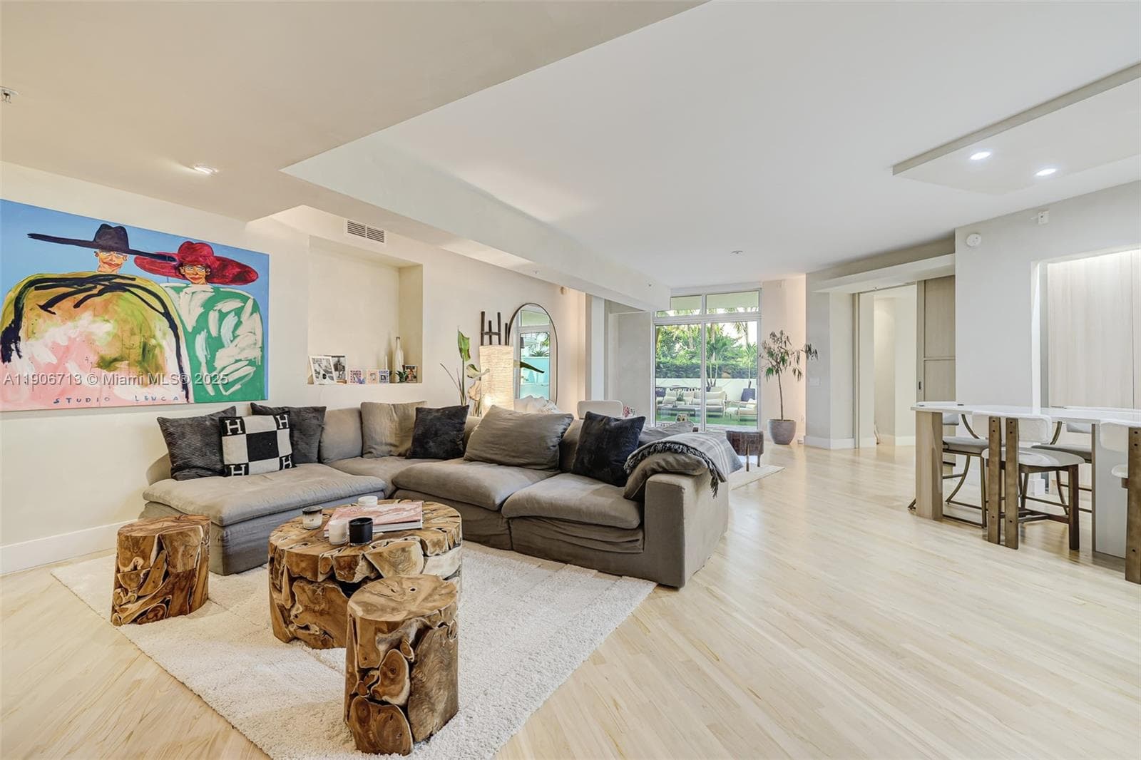 2001 Meridian Ave # 307, Miami Beach FL 33139 — 2