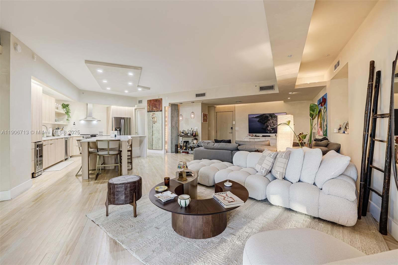 2001 Meridian Ave # 307, Miami Beach FL 33139 — 6