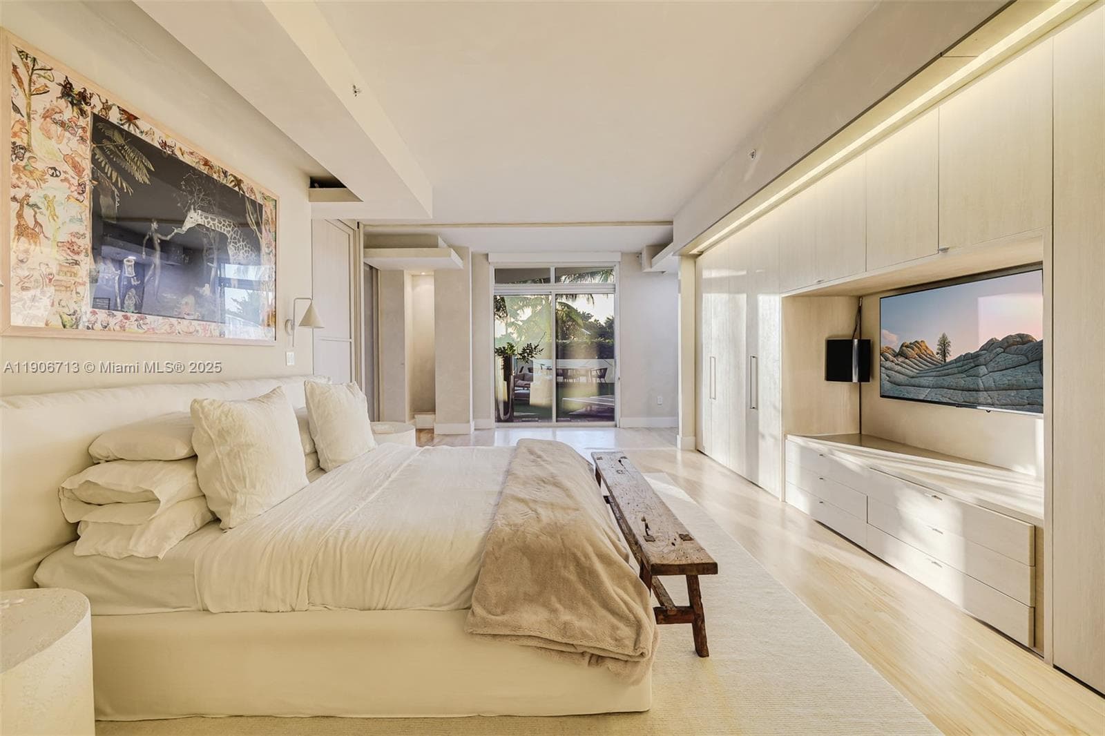 2001 Meridian Ave # 307, Miami Beach FL 33139 — 12
