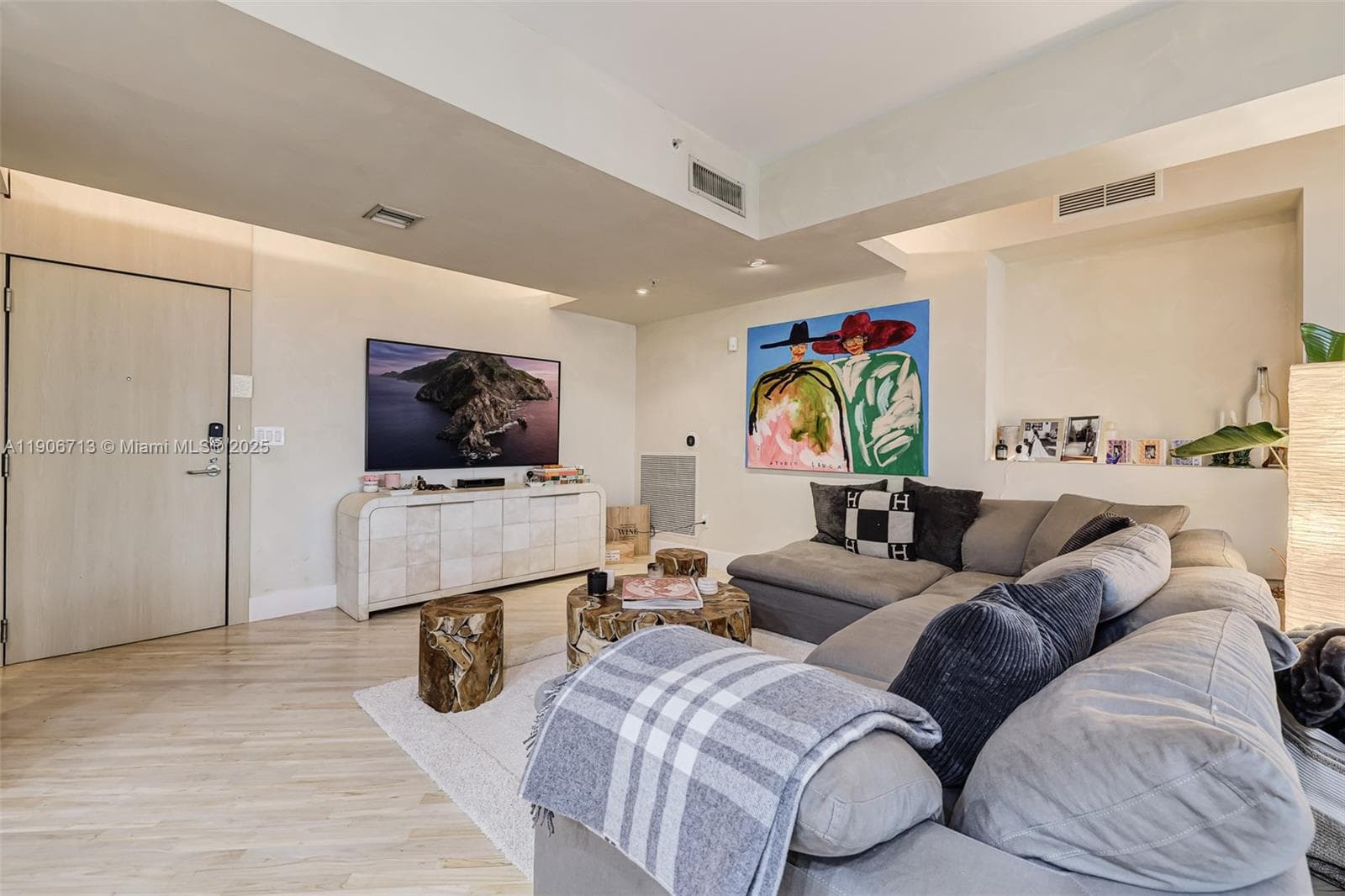 2001 Meridian Ave # 307, Miami Beach FL 33139 — 3