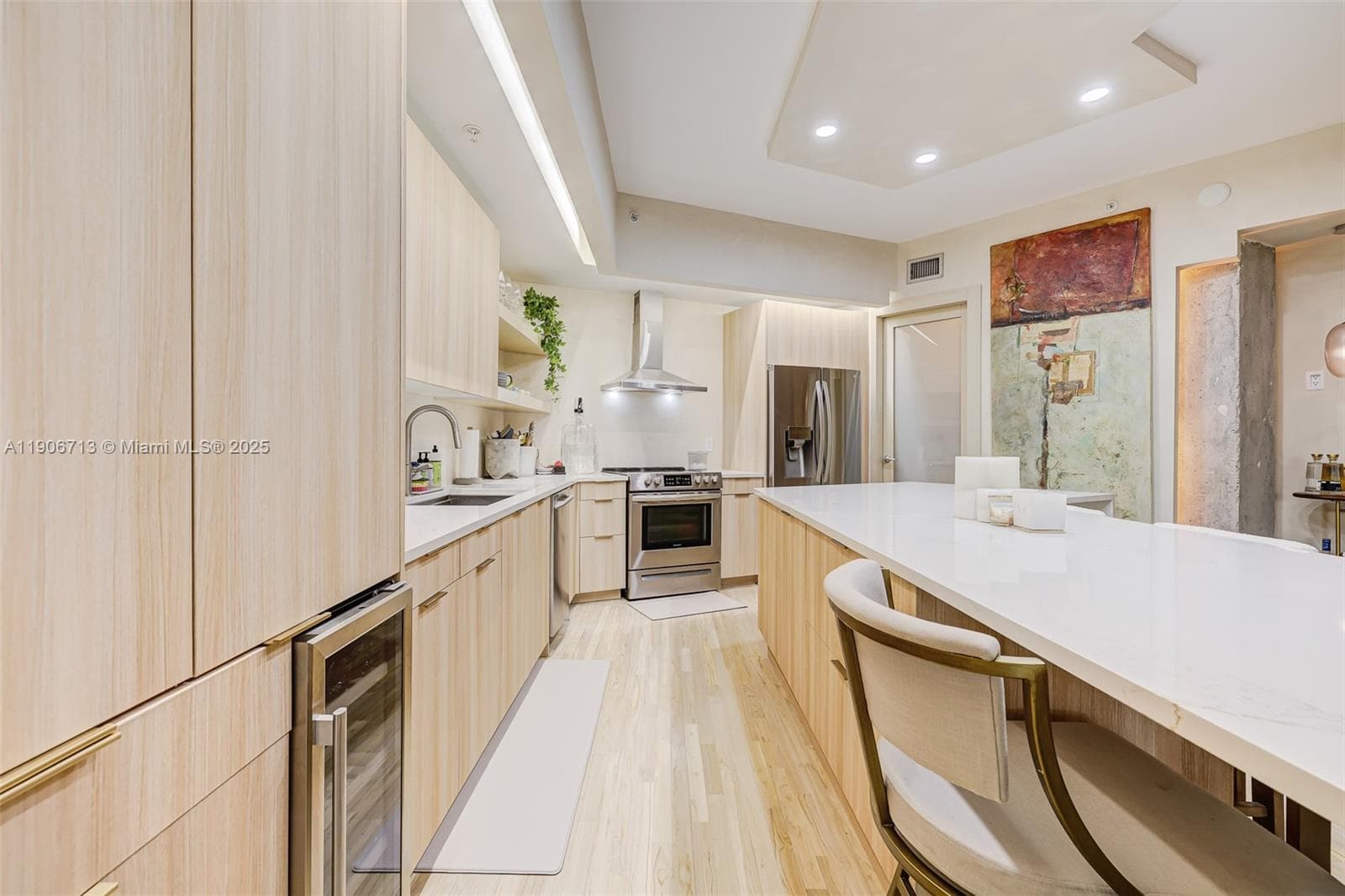 2001 Meridian Ave # 307, Miami Beach FL 33139 — 9