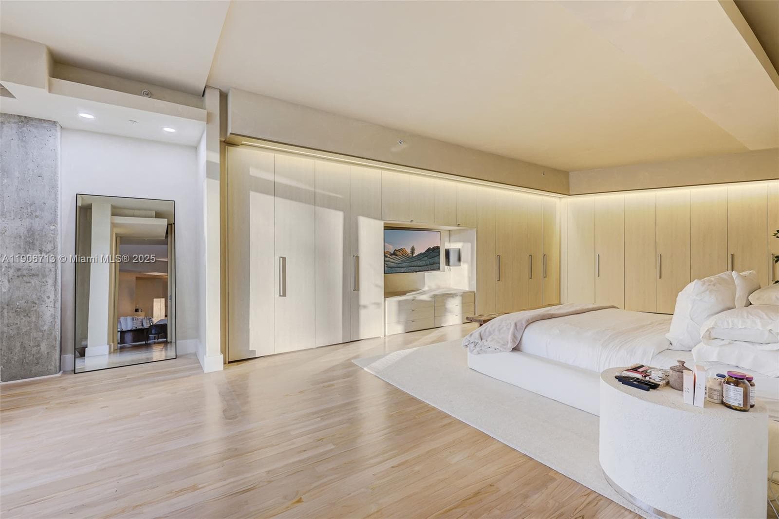 2001 Meridian Ave # 307, Miami Beach FL 33139 — 10