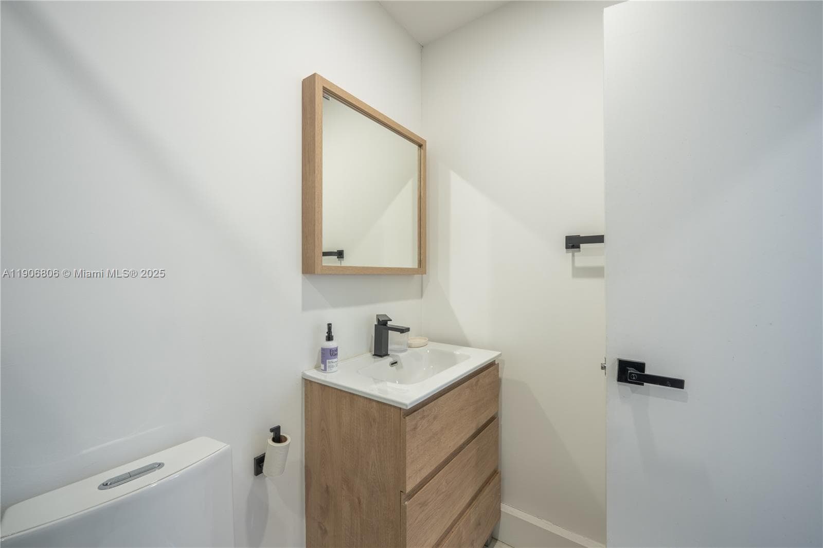 545 NW 47th St, Miami FL 33127 — 26