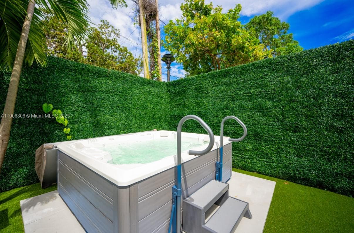 545 NW 47th St, Miami FL 33127 — 29