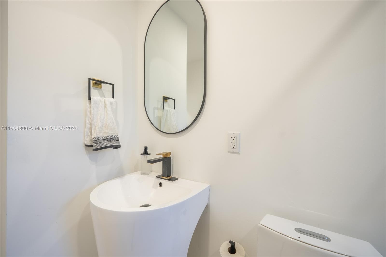 545 NW 47th St, Miami FL 33127 — 21