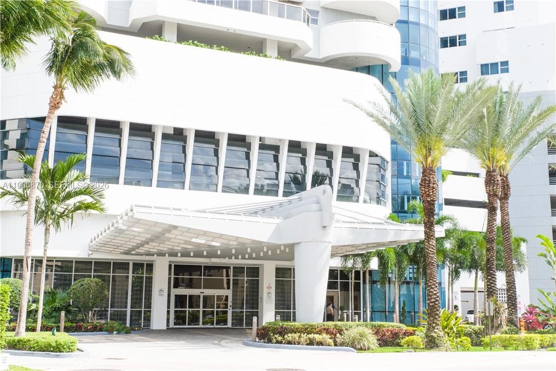 6301 Collins Ave # 1402, Miami Beach FL 33141 — 30