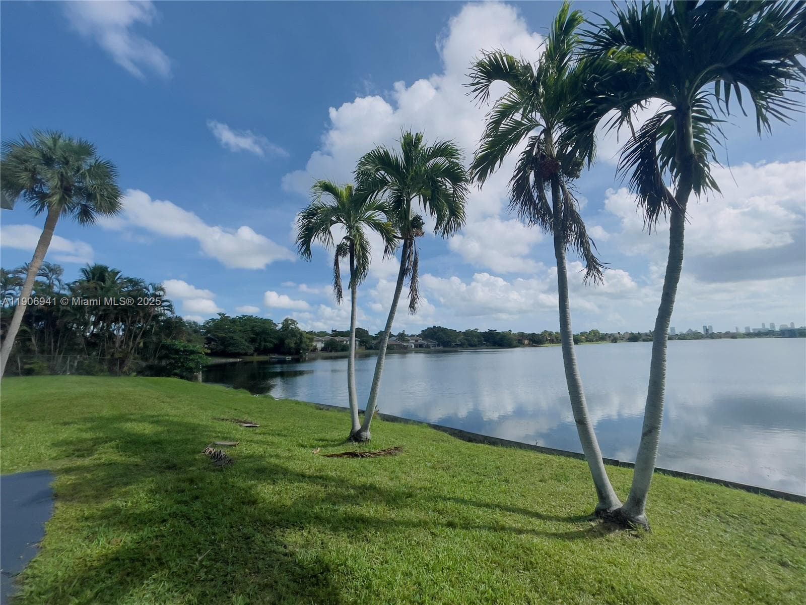 443 NE 195th St # 338, Miami FL 33179 — 21
