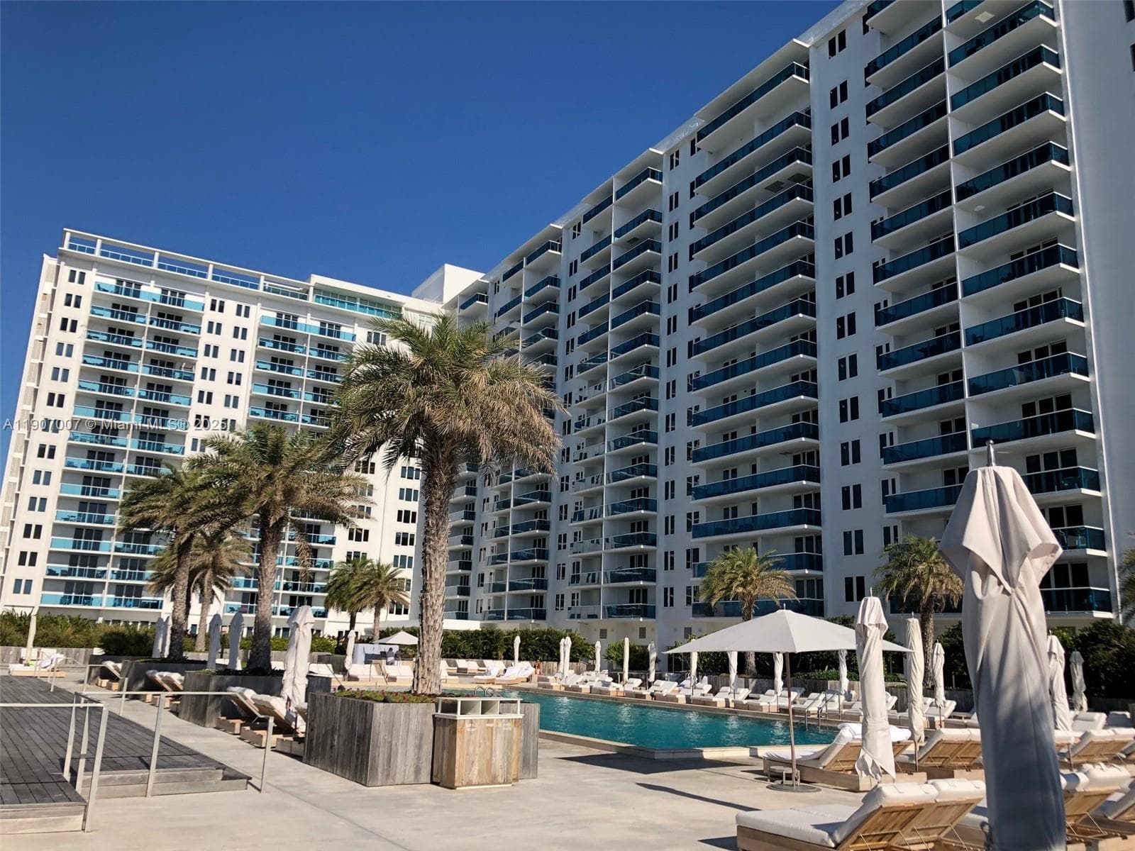 2301 COLLINS AV # 737, Miami Beach FL 33139 — 2