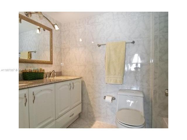 2301 COLLINS AV # 737, Miami Beach FL 33139 — 4
