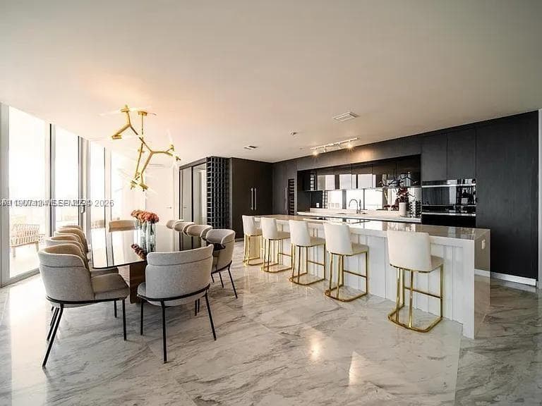 851 NE 1st Ave # 4811, Miami FL 33132 — 3