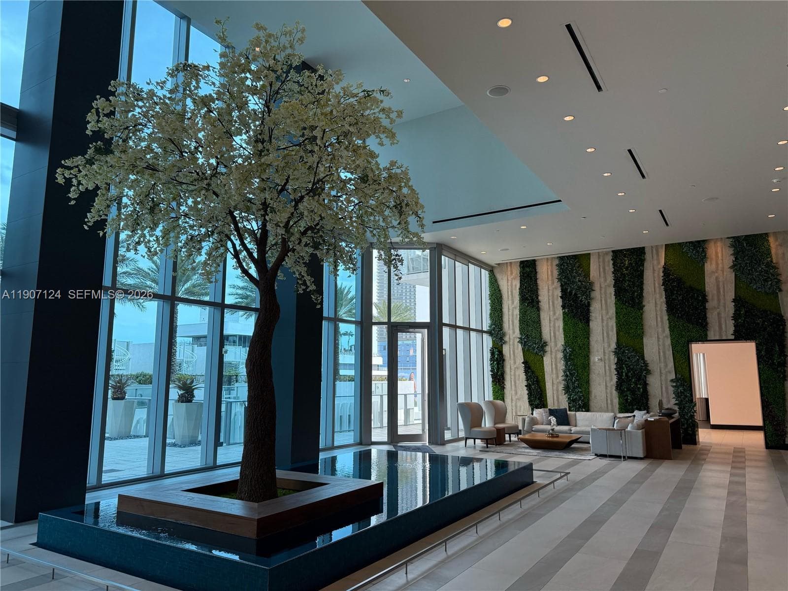 851 NE 1st Ave # 4811, Miami FL 33132 — 30