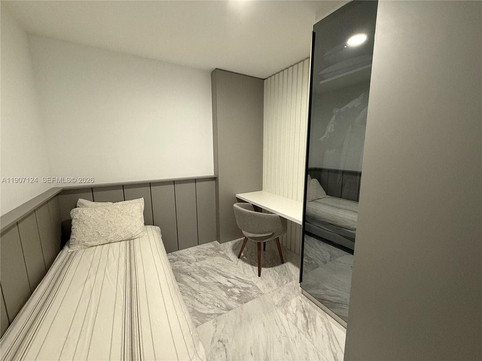 851 NE 1st Ave # 4811, Miami FL 33132 — 14