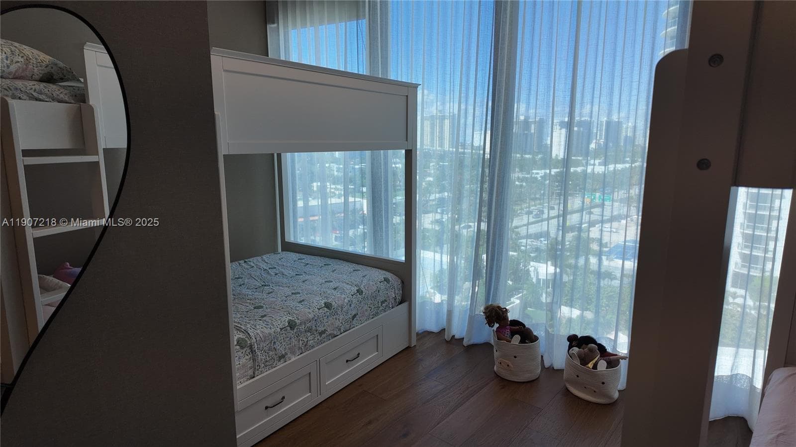 18555 Collins Ave # 905, Sunny Isles Beach FL 33160 — 17