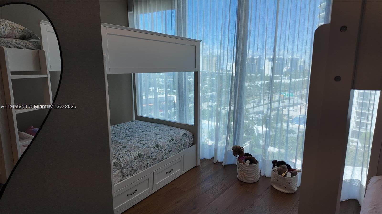 18555 Collins Ave # 905, Sunny Isles Beach FL 33160 — 36