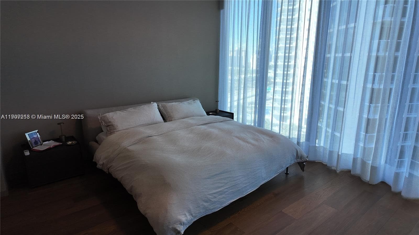 18555 Collins Ave # 905, Sunny Isles Beach FL 33160 — 34