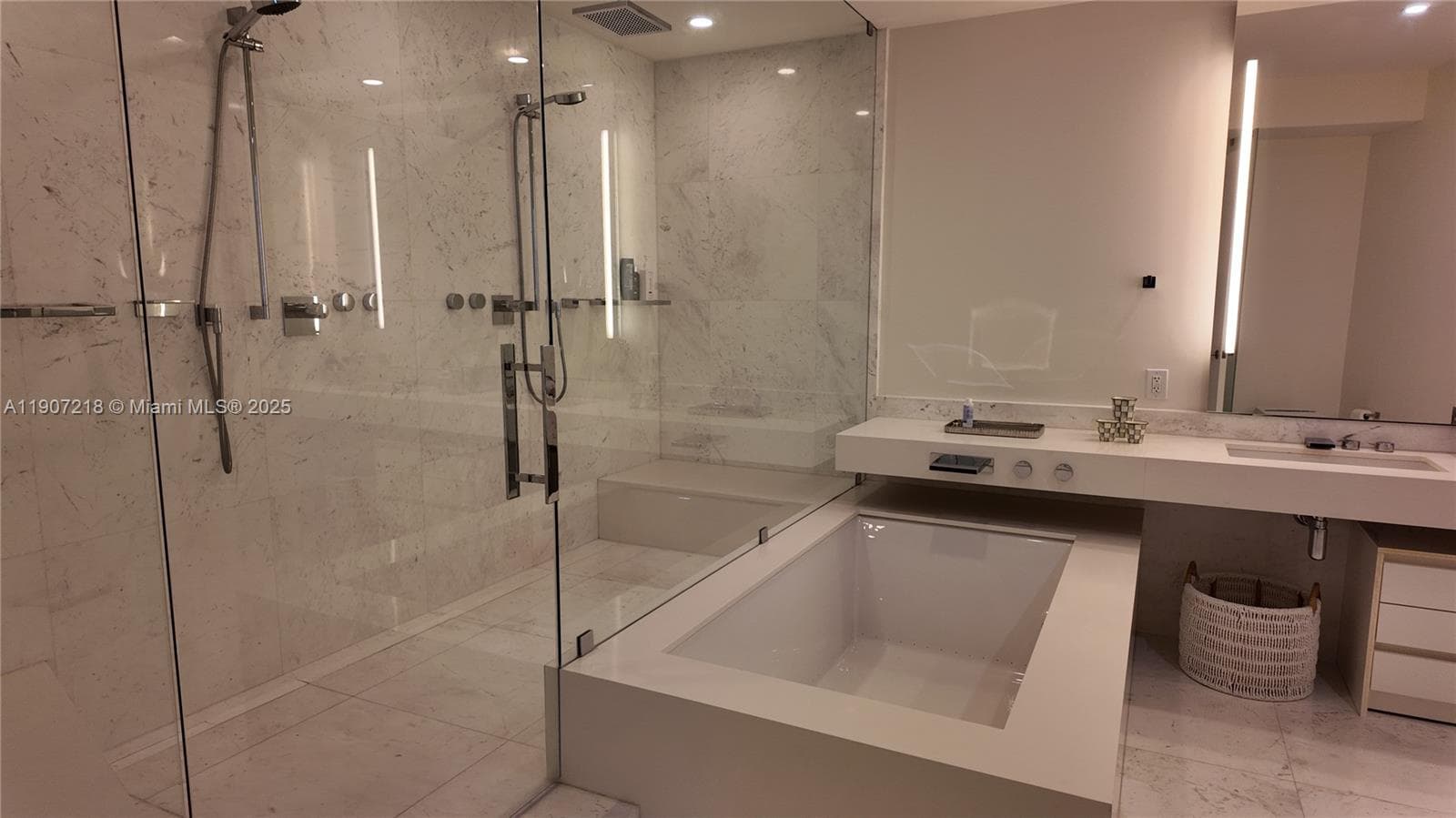 18555 Collins Ave # 905, Sunny Isles Beach FL 33160 — 11