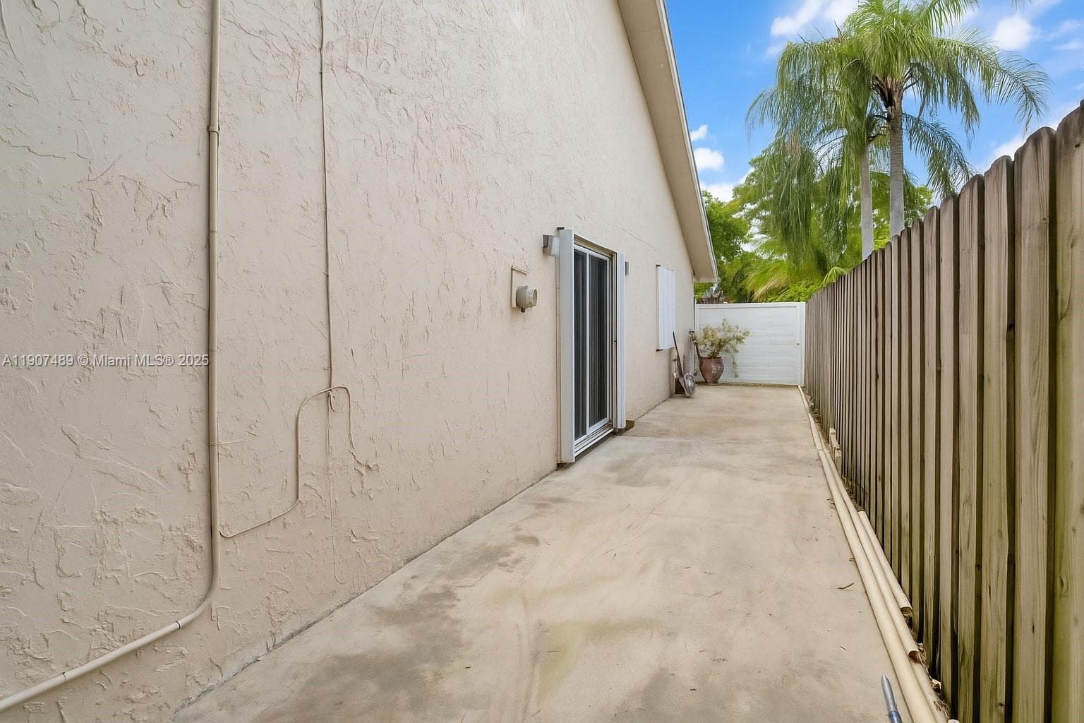 11041 SW 138th Ave, Miami FL 33186 — 33