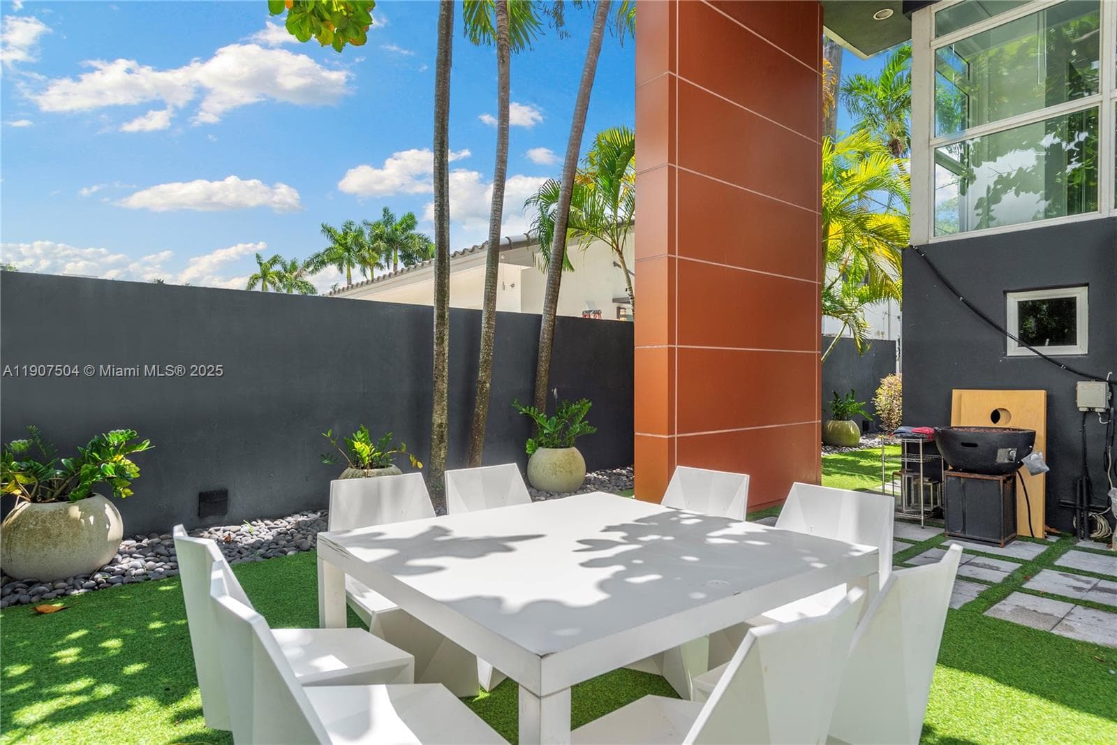 1606 S Bayshore Dr, Miami FL 33133 — 77