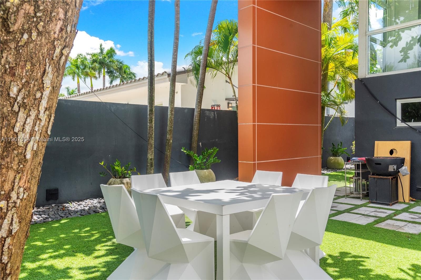 1606 S Bayshore Dr, Miami FL 33133 — 75