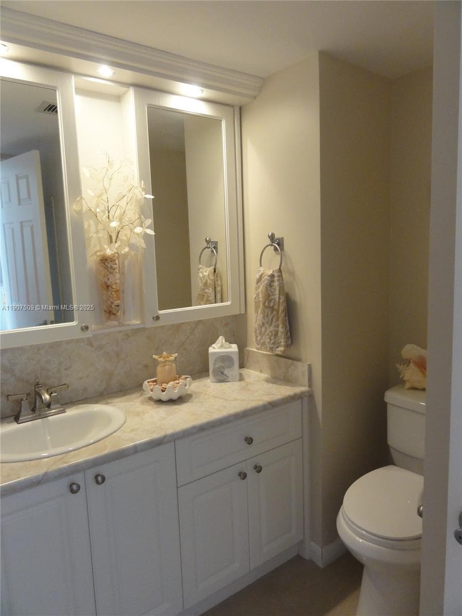 18061 Biscayne Blvd, Aventura FL 33160 — 6