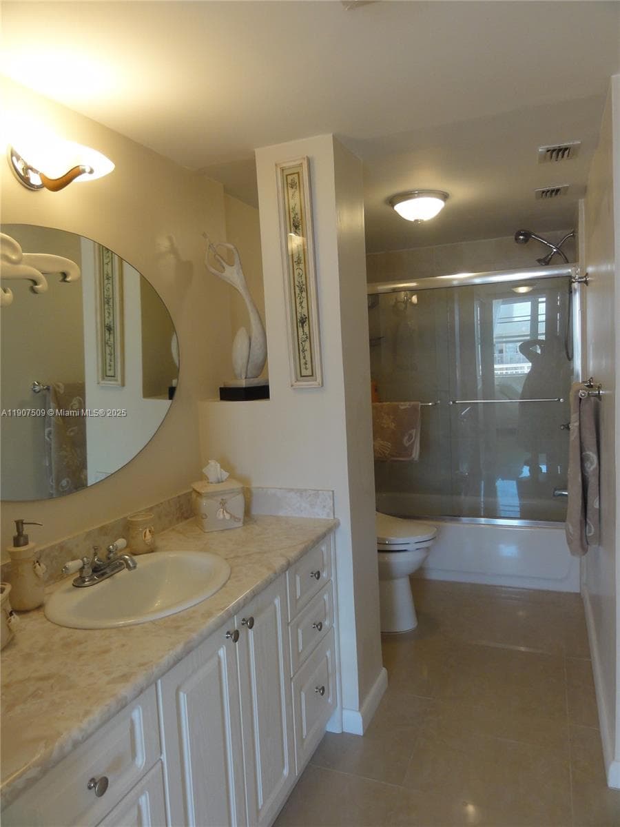 18061 Biscayne Blvd, Aventura FL 33160 — 5