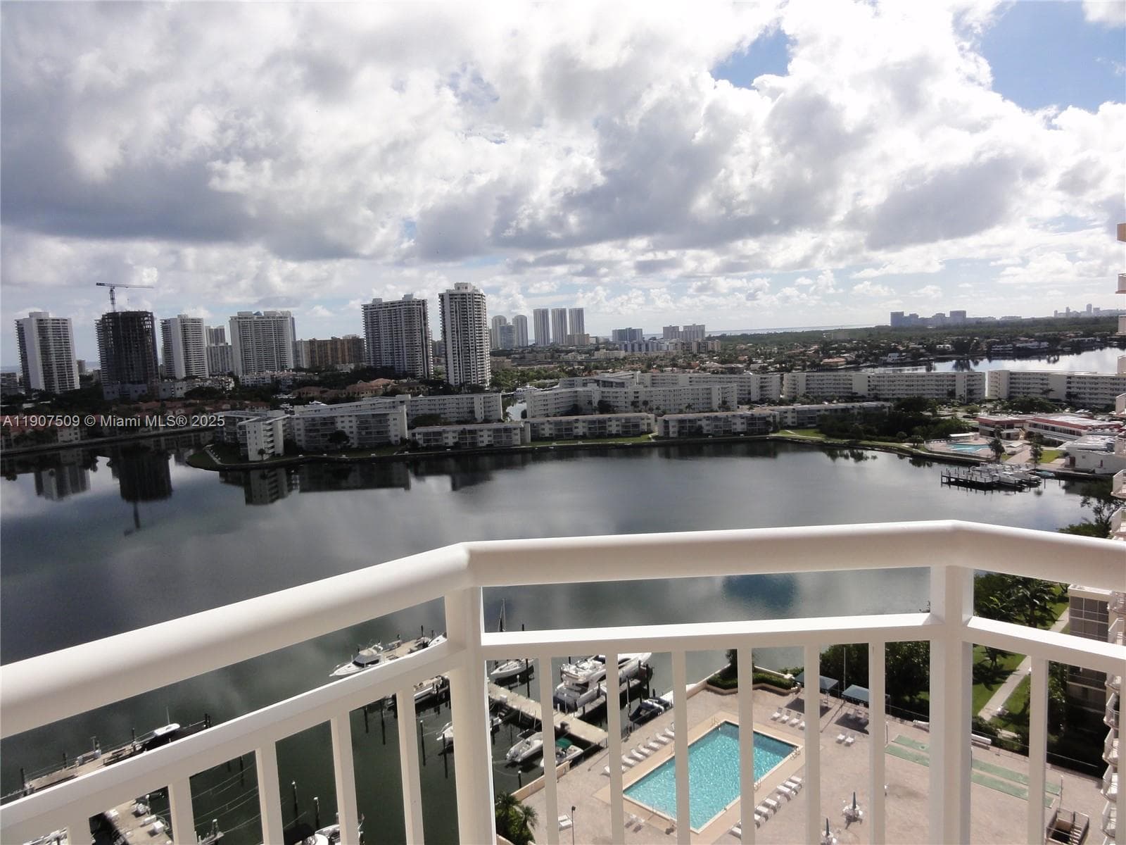 18061 Biscayne Blvd, Aventura FL 33160 — 9