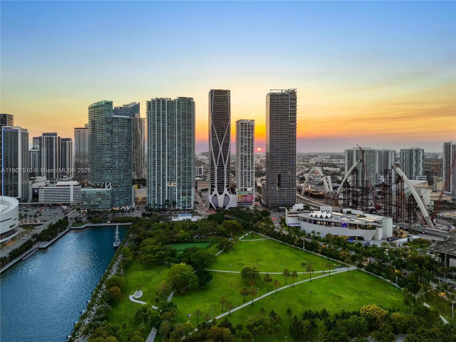 1000 Biscayne Blvd # 4901, Miami FL 33132 — 62