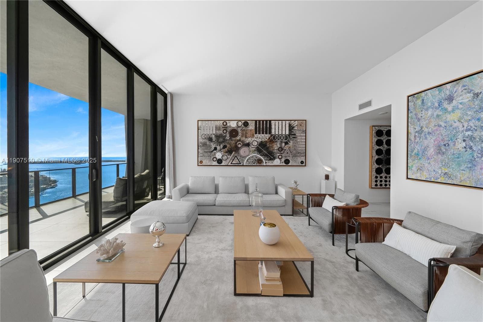 1000 Biscayne Blvd # 4901, Miami FL 33132 — 17