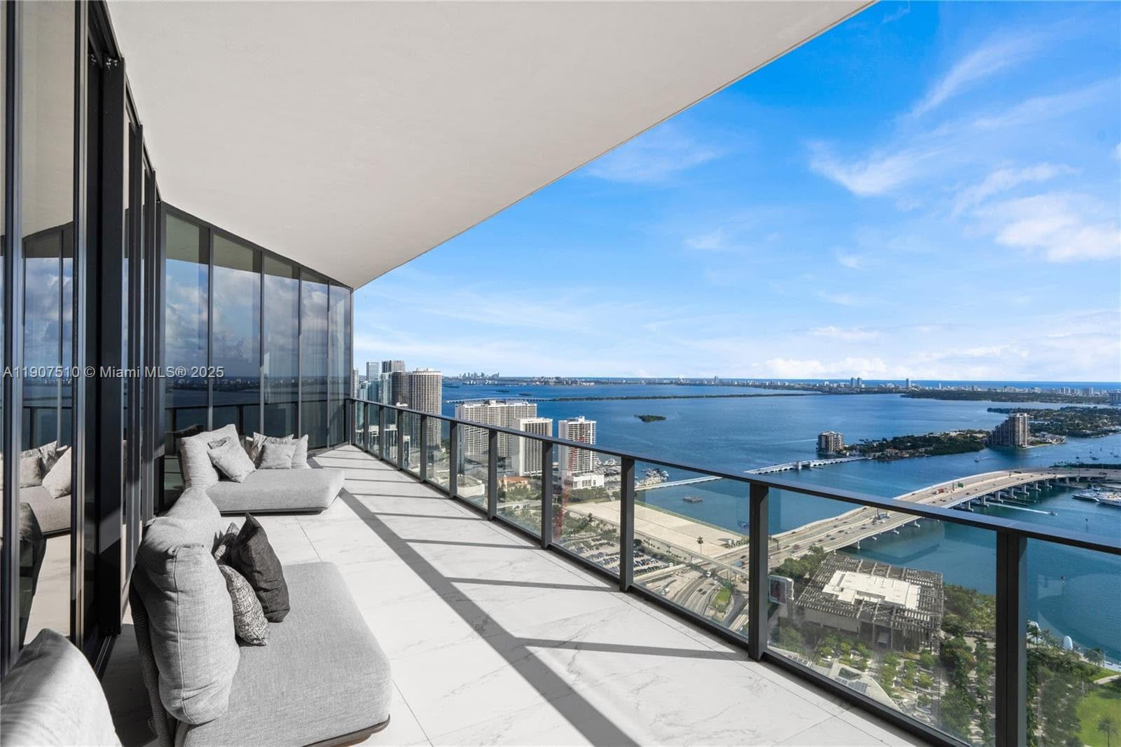 1000 Biscayne Blvd # 4901, Miami FL 33132 — 26