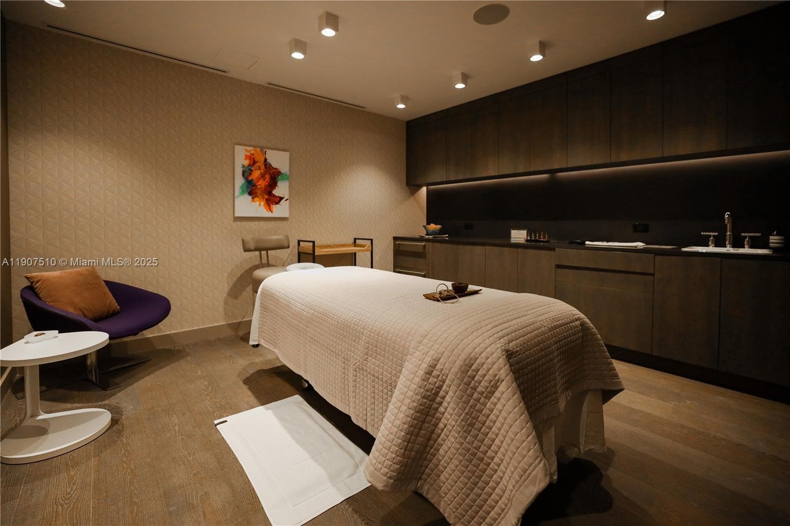 1000 Biscayne Blvd # 4901, Miami FL 33132 — 73
