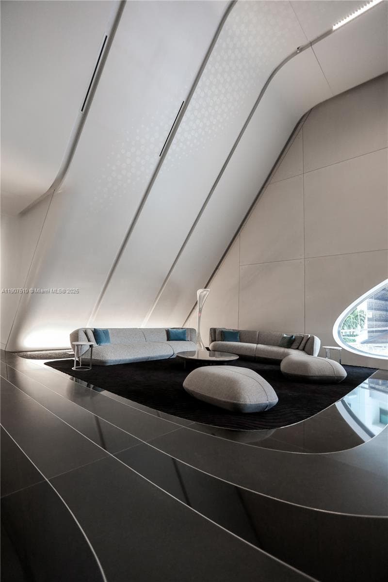 1000 Biscayne Blvd # 4901, Miami FL 33132 — 67
